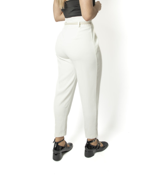 Calça Clássica com Cinto