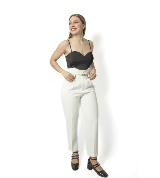 Calça Clássica com Cinto