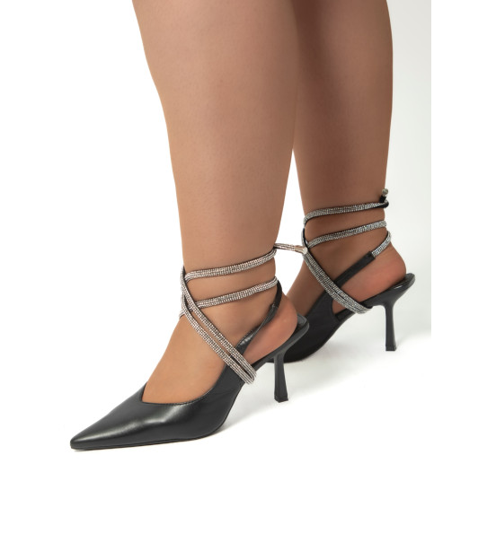 Sapato com Cordão de Brilhos