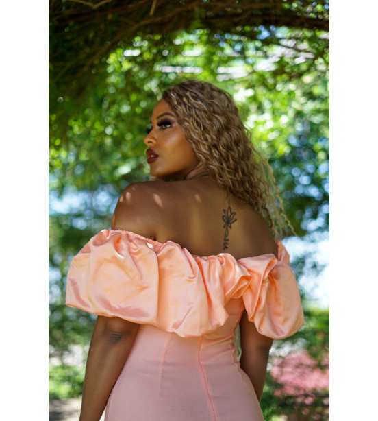 Vestido com Folho de Cetim