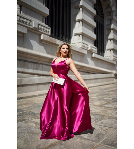 Vestido de Cetim com Costas Cruzadas