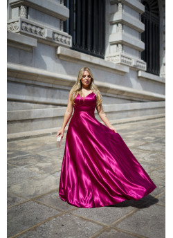 Vestido de Cetim com Costas Cruzadas