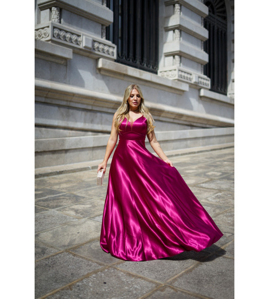 Vestido de Cetim com Costas Cruzadas