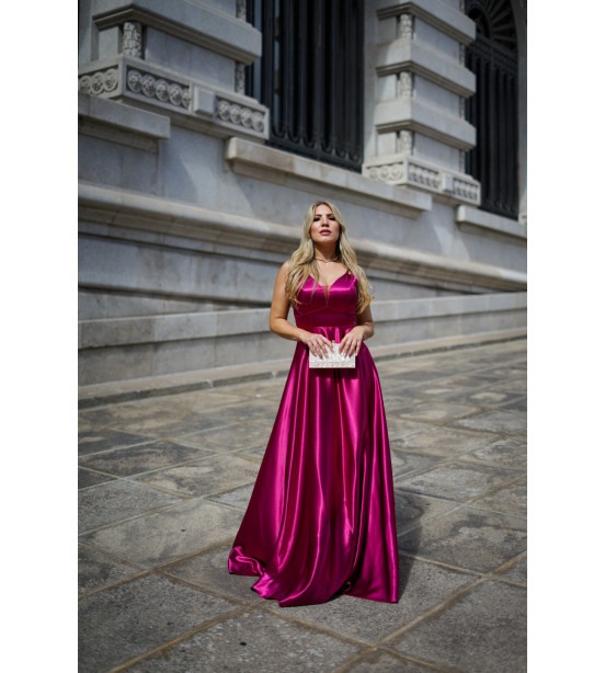 Vestido de Cetim com Costas Cruzadas