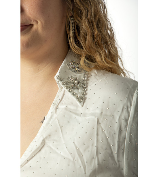 Vestido em Cetim com Brilhantes