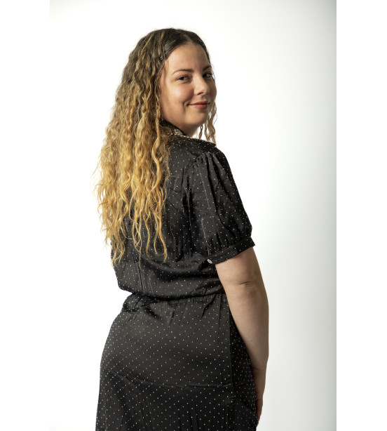 Vestido em Cetim com Brilhantes