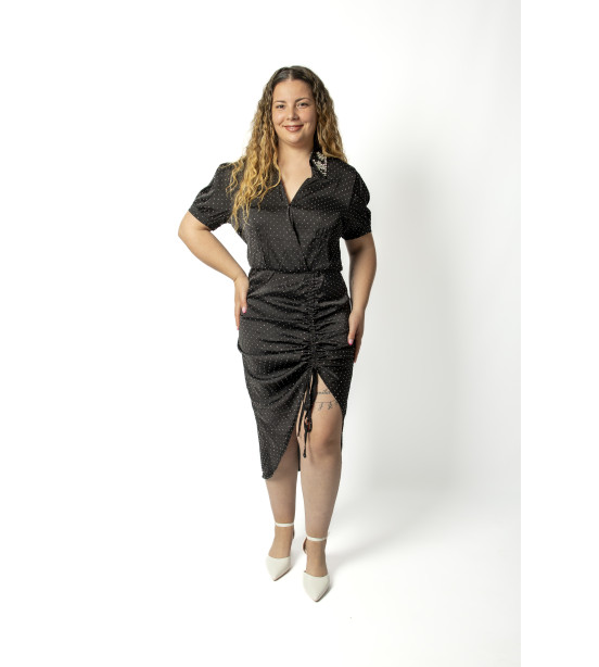 Vestido em Cetim com Brilhantes