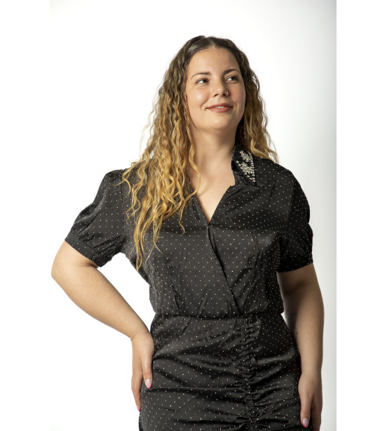 Vestido em Cetim com Brilhantes
